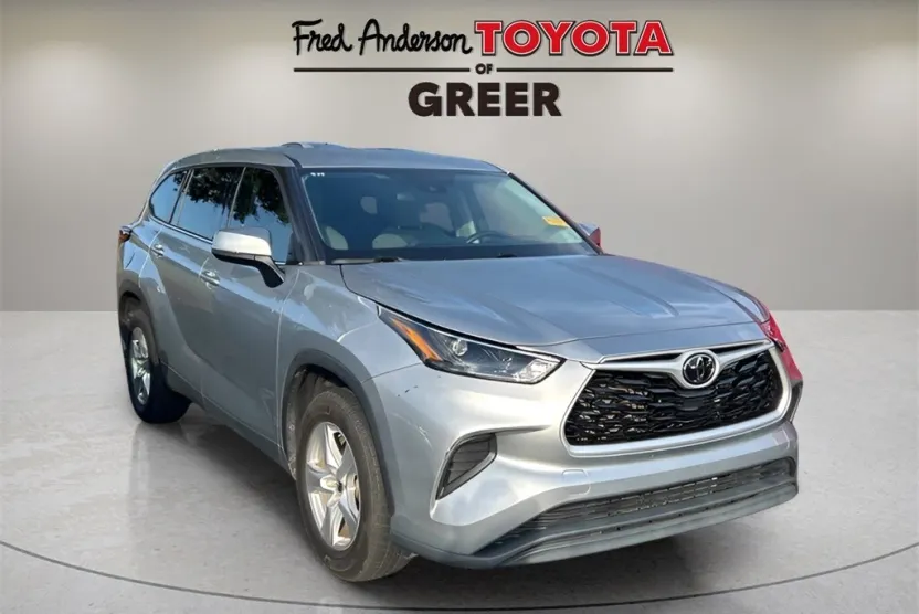 2022 Toyota Highlander L photo 1