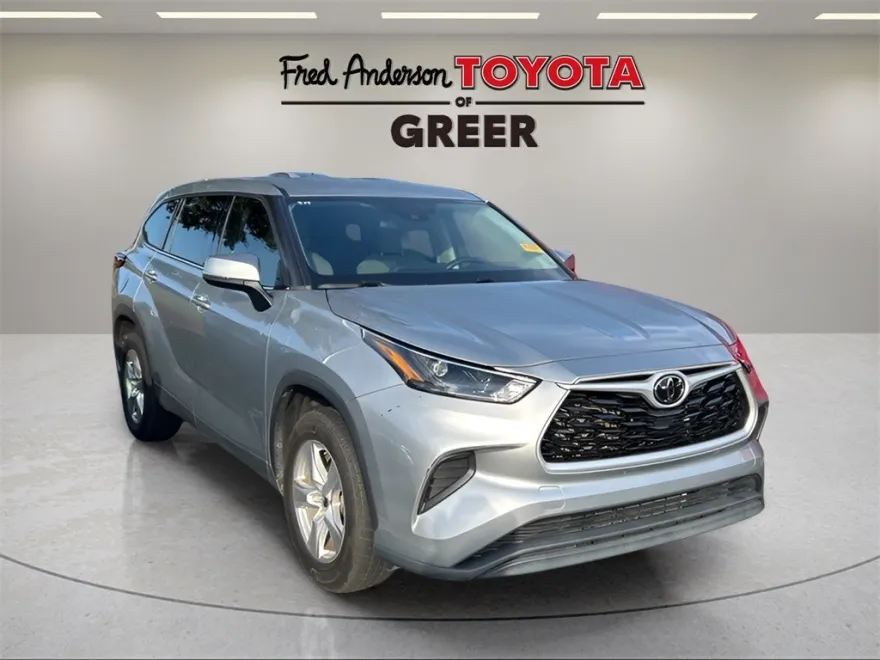 2022 Toyota Highlander L photo 1
