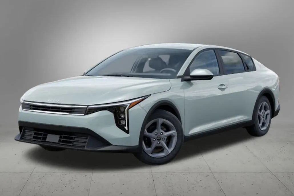 2025 Kia K4 LXS photo 1