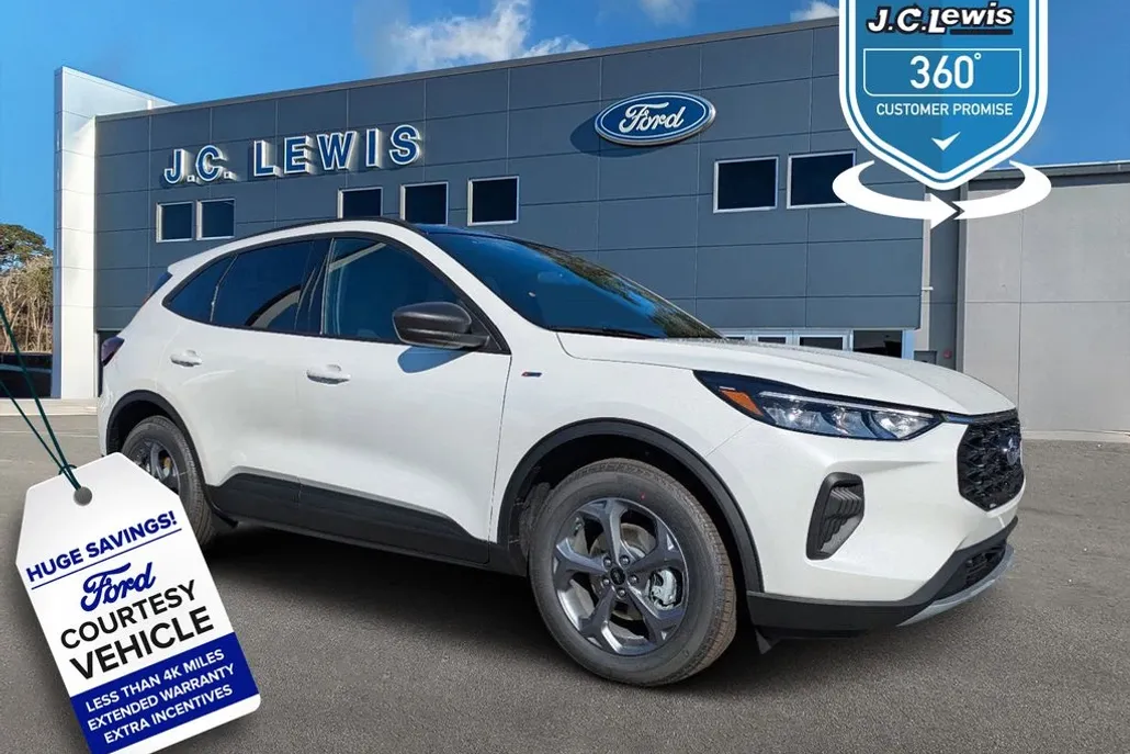 2025 Ford Escape ST-Line photo 1