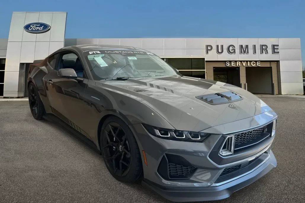 2025 Ford Mustang Premium photo 1