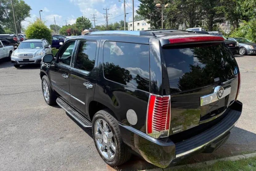 2009 Cadillac Escalade Base photo 1