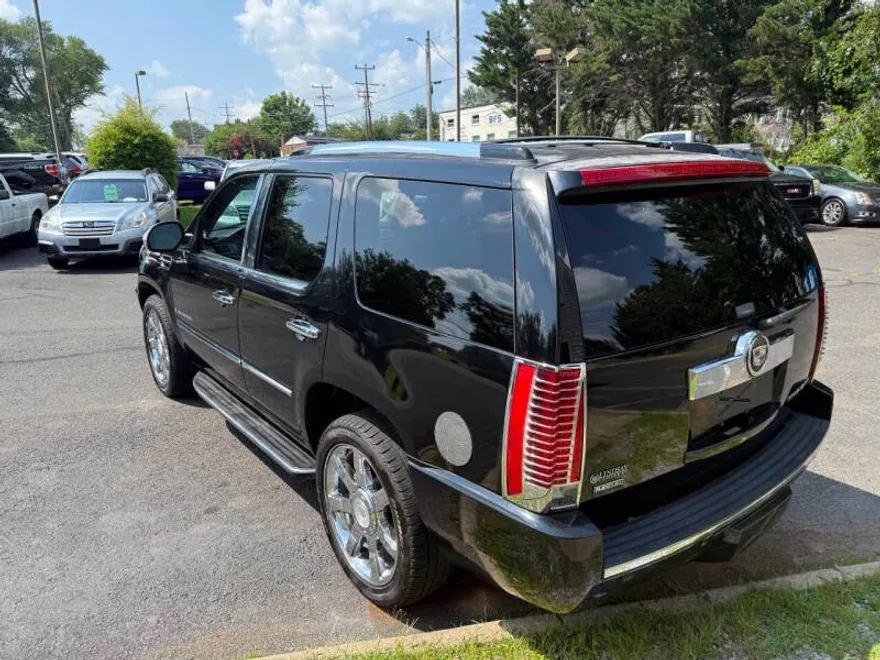 2009 Cadillac Escalade Base photo 1