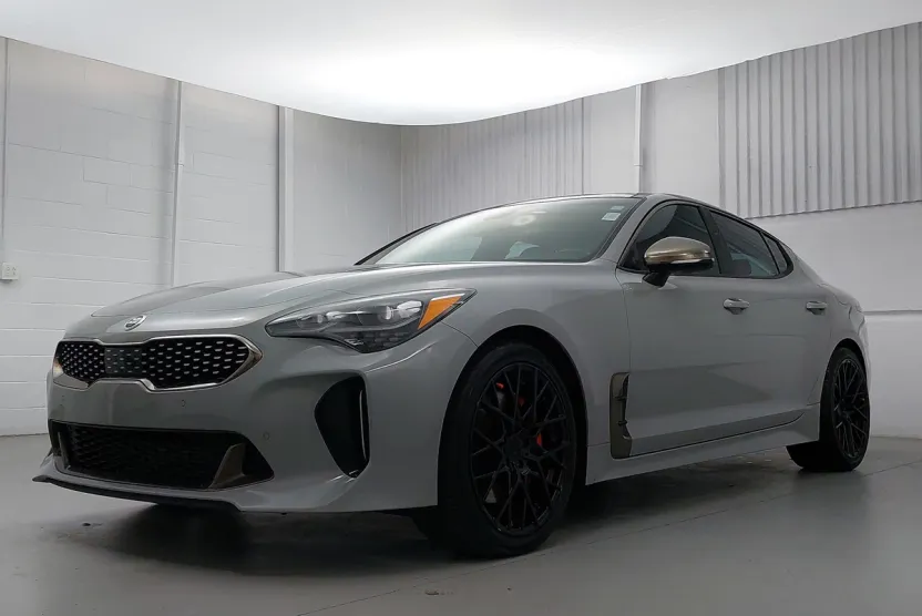 2018 Kia Stinger GT2 photo 1