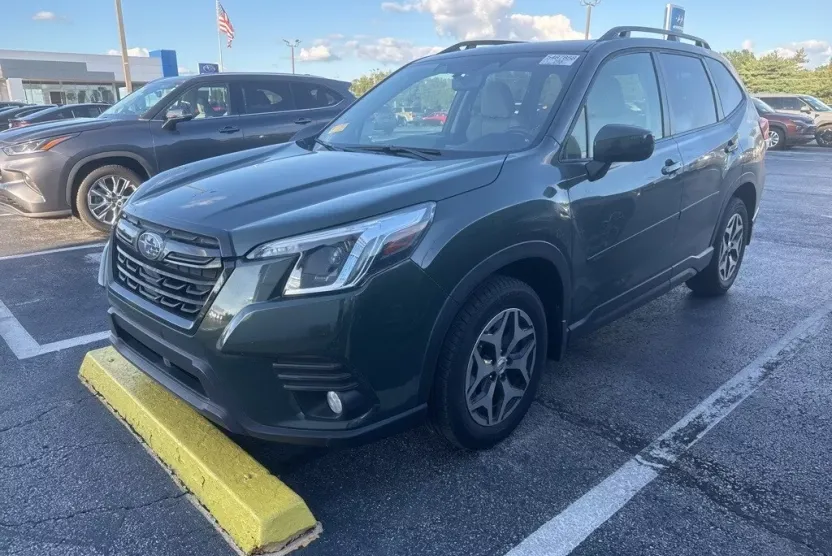 2022 Subaru Forester Premium photo 1