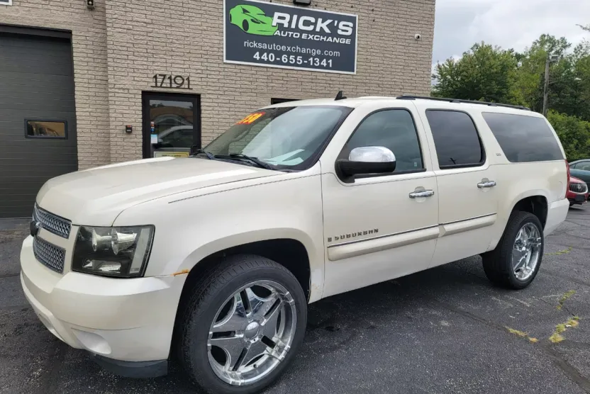 2008 Chevrolet Suburban LS 1500 photo 1