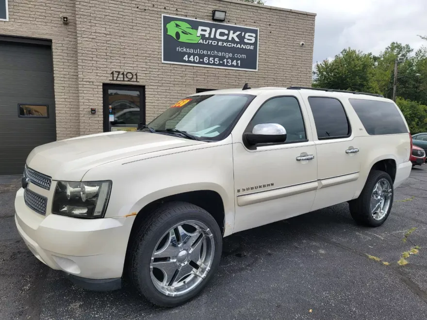 2008 Chevrolet Suburban LS 1500 photo 1