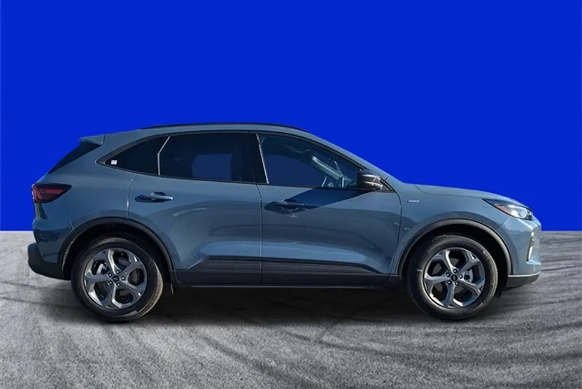 2025 Ford Escape ST-Line photo 1