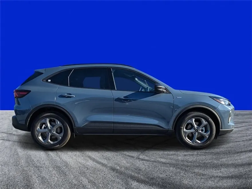 2025 Ford Escape ST-Line photo 1