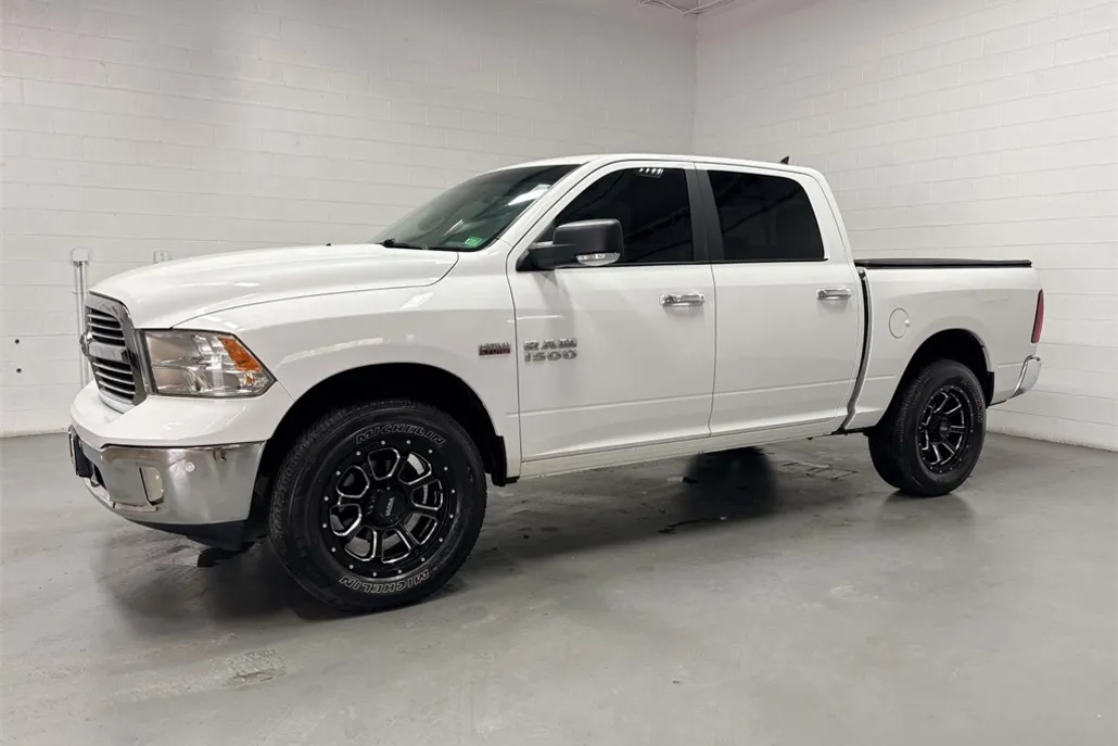 2018 Ram 1500 SLT photo 1