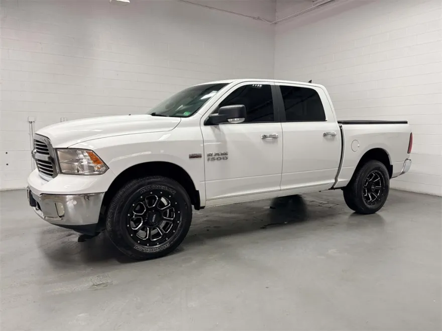 2018 Ram 1500 SLT photo 1
