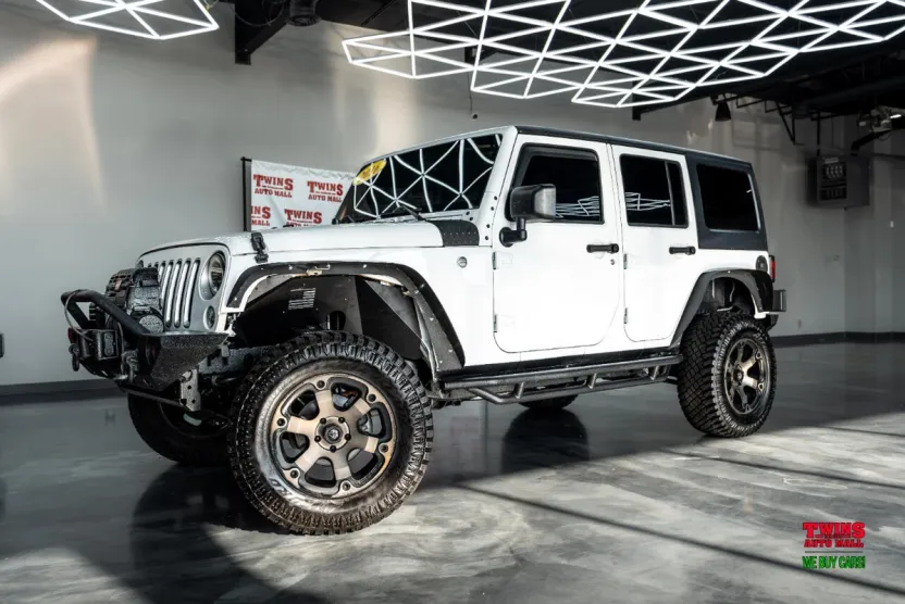 2016 Jeep Wrangler Unlimited Sahara photo 1