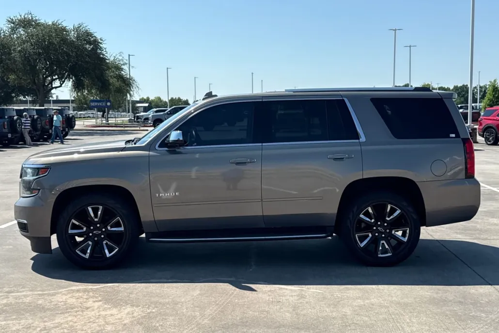 2017 Chevrolet Tahoe Premier photo 1