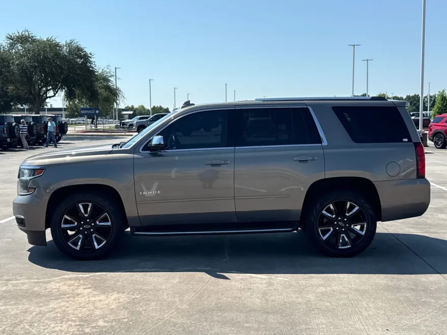 2017 Chevrolet Tahoe Premier photo 1
