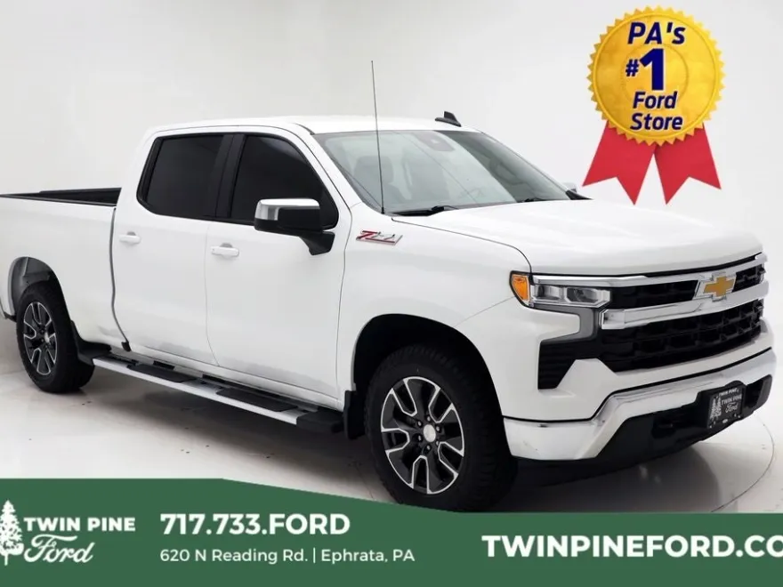 2022 Chevrolet Silverado 1500 LT photo 1