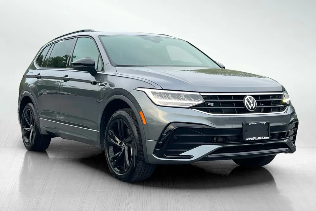 2024 Volkswagen Tiguan SE R-Line Black photo 1