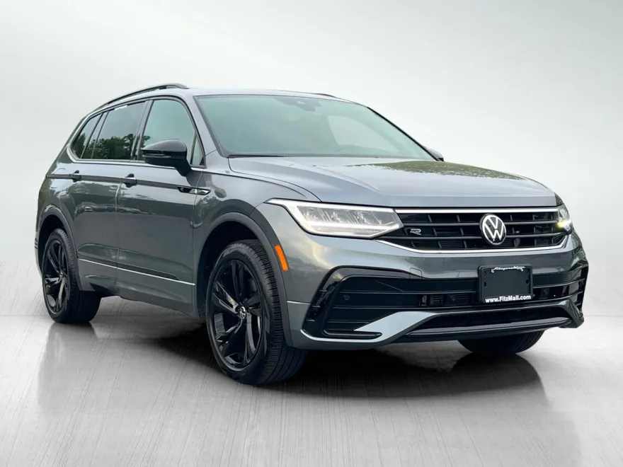 2024 Volkswagen Tiguan SE R-Line Black photo 1