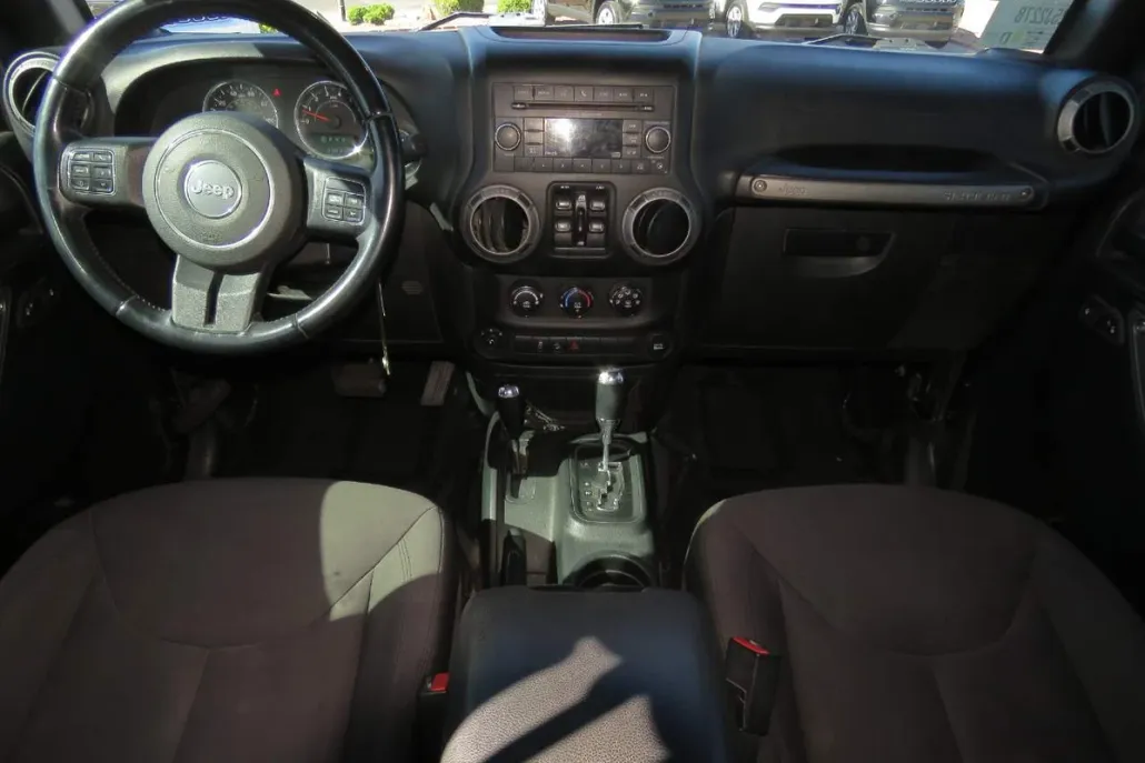 2017 Jeep Wrangler Unlimited Sport photo 1