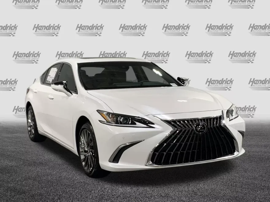 2025 Lexus ES 300h Luxury photo 1