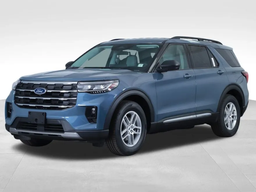 2025 Ford Explorer photo 1