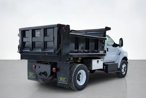 2025 Ford F-750 photo 3
