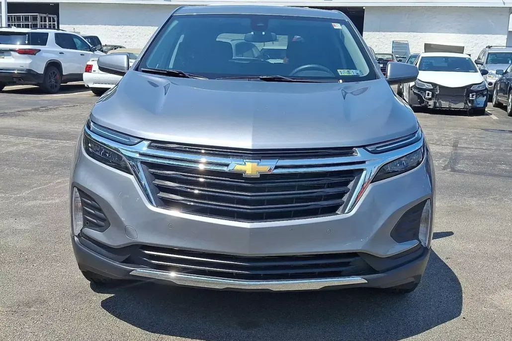 2024 Chevrolet Equinox LT photo 1