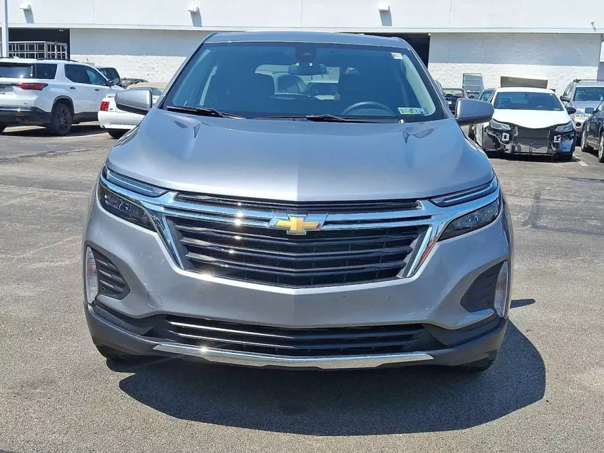 2024 Chevrolet Equinox LT photo 1