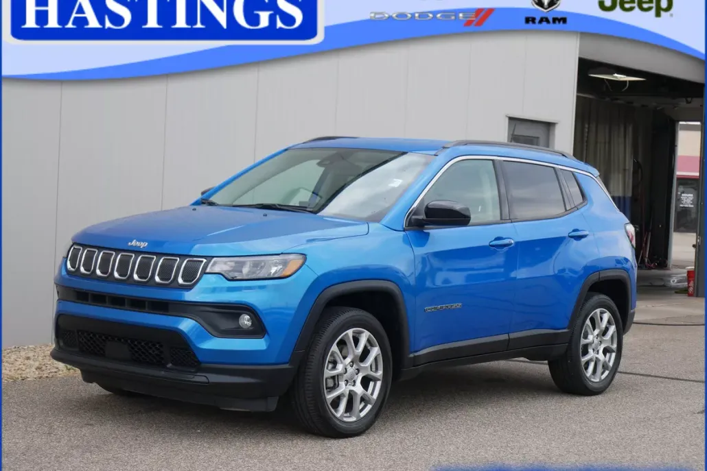 2022 Jeep Compass Latitude Lux photo 1