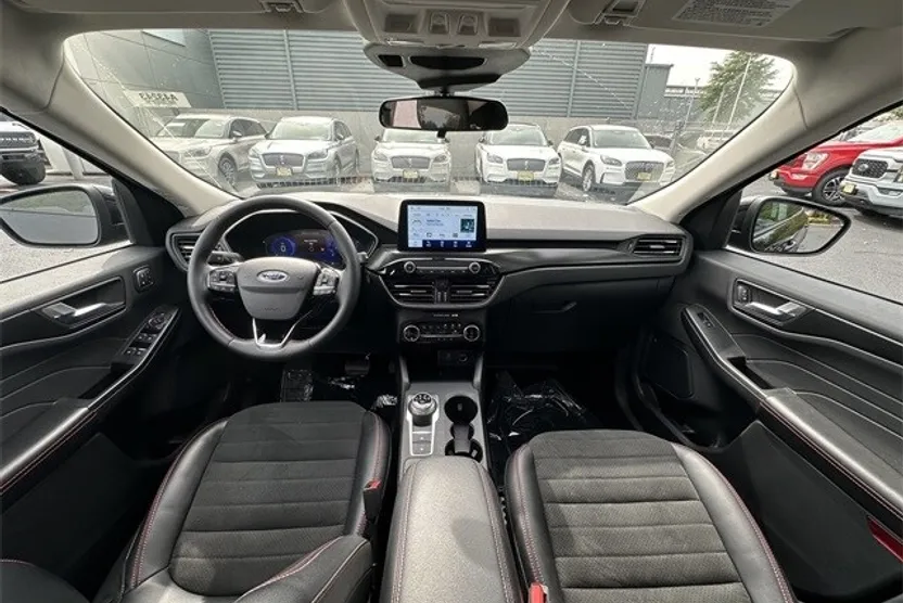 2022 Ford Escape SEL photo 1