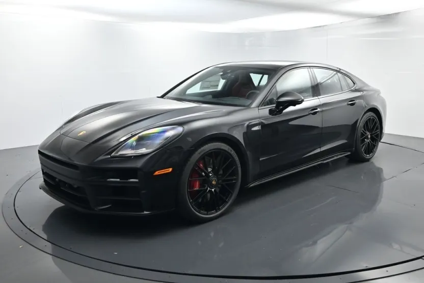 2026 Porsche Panamera GTS photo 1
