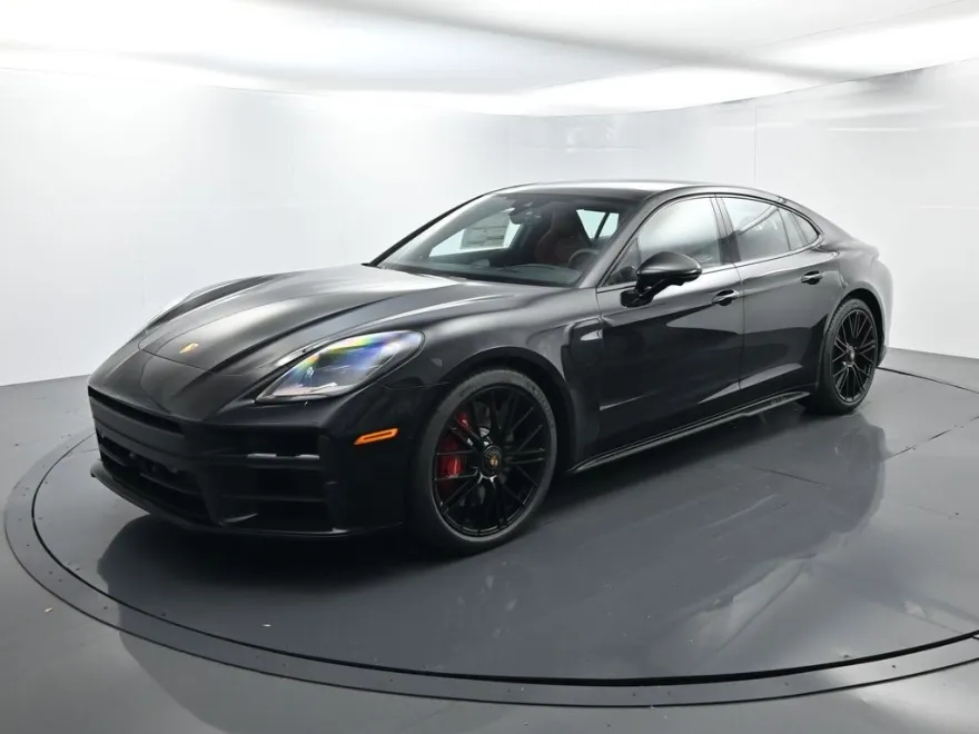 2026 Porsche Panamera GTS photo 1