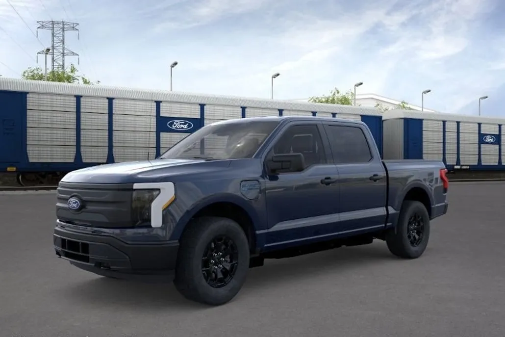 2025 Ford F-150 Lightning photo 1