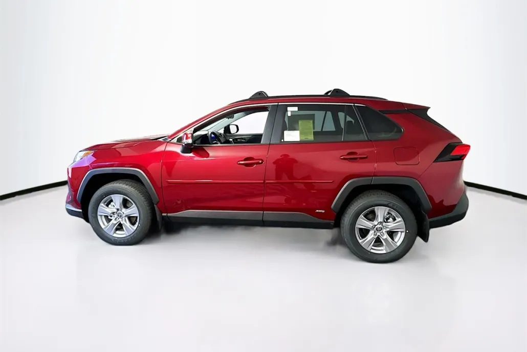 2025 Toyota RAV4 Hybrid XLE photo 1