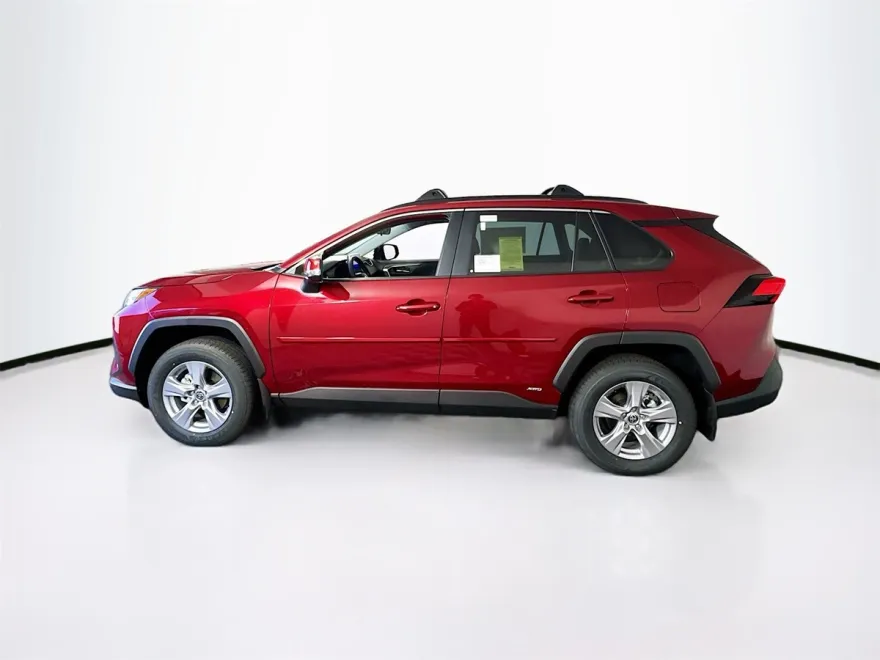 2025 Toyota RAV4 Hybrid XLE photo 1