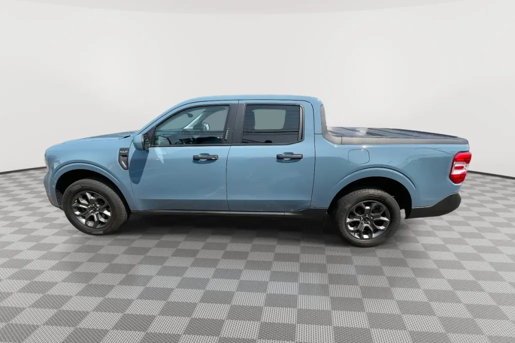 2022 Ford Maverick XLT photo 1