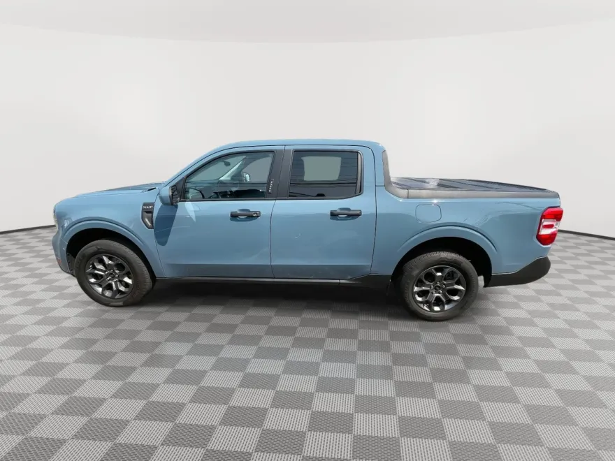 2022 Ford Maverick XLT photo 1