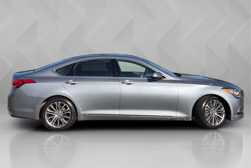 2015 Hyundai Genesis 3.8 photo 1