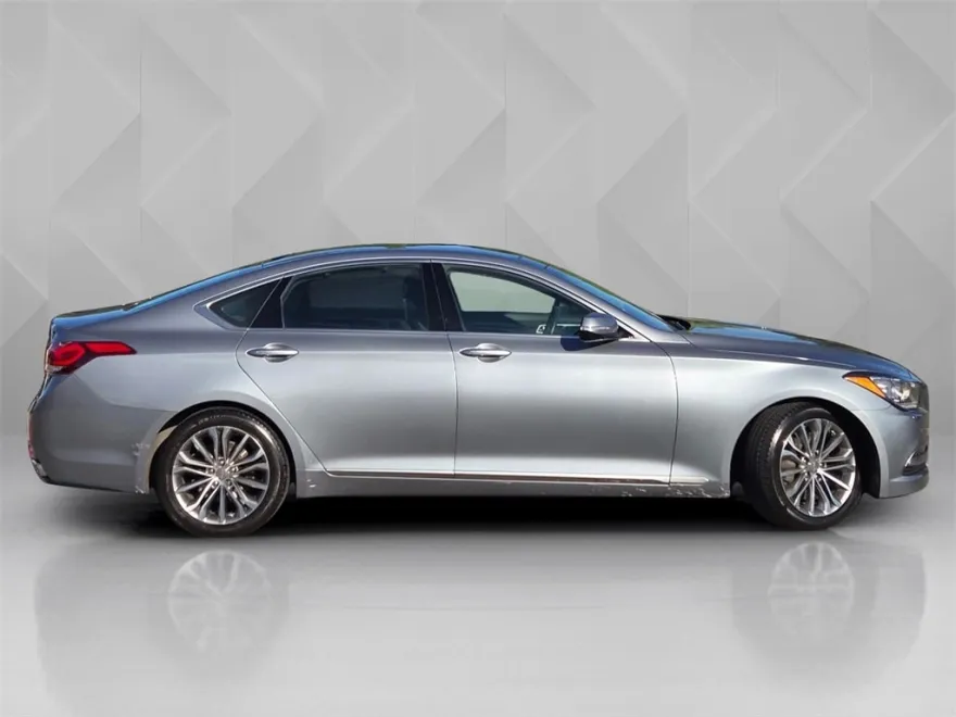 2015 Hyundai Genesis 3.8 photo 1