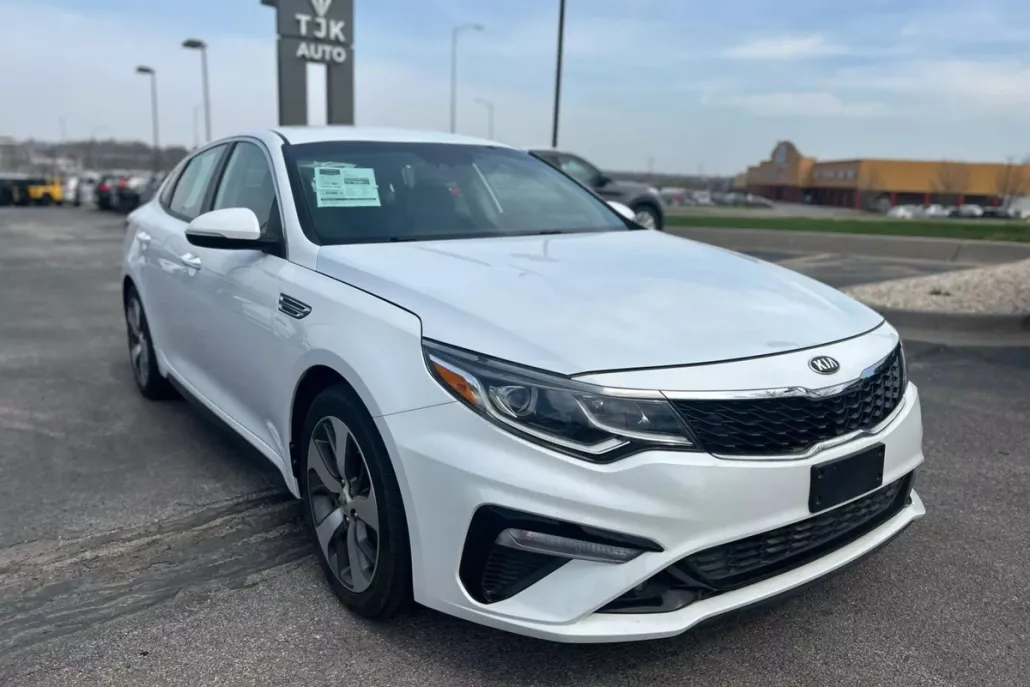 2020 Kia Optima photo 1