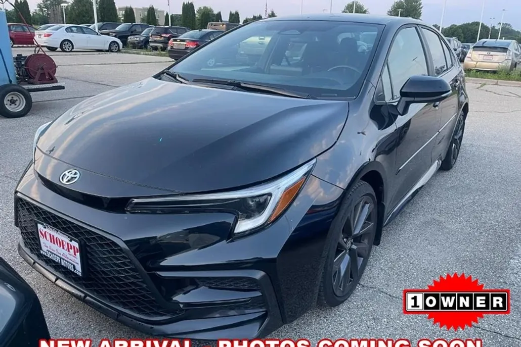 2023 Toyota Corolla SE photo 1