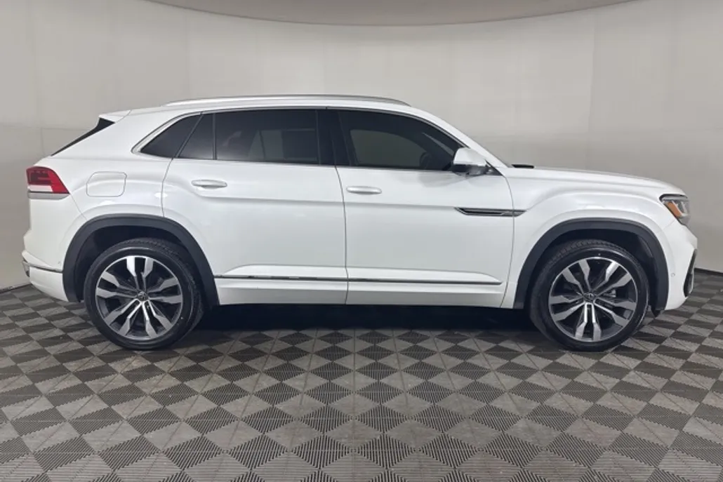2023 Volkswagen Atlas Cross Sport V6 SEL Premium R-Line photo 1