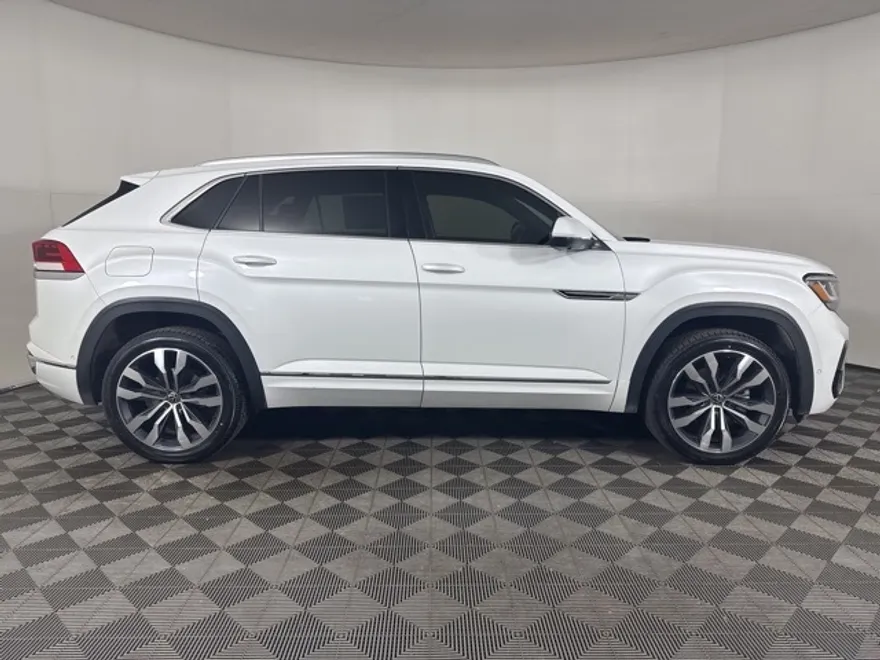 2023 Volkswagen Atlas Cross Sport V6 SEL Premium R-Line photo 1