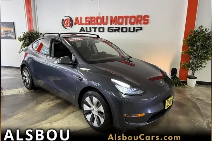 2021 Tesla Model Y Long Range photo 1