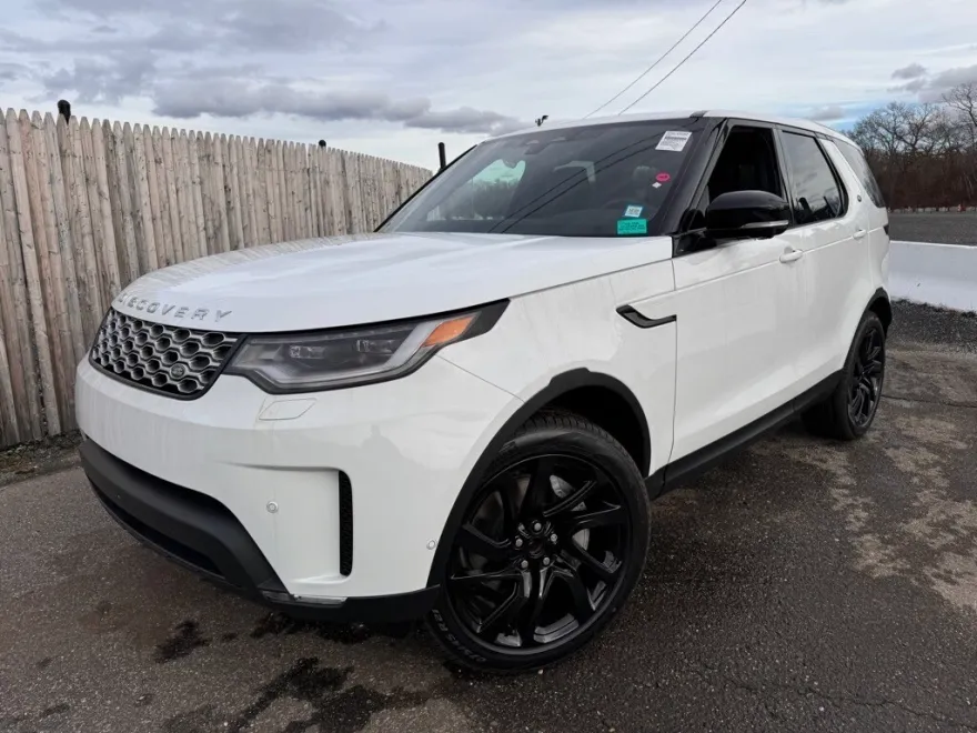 2025 Land Rover Discovery S photo 1