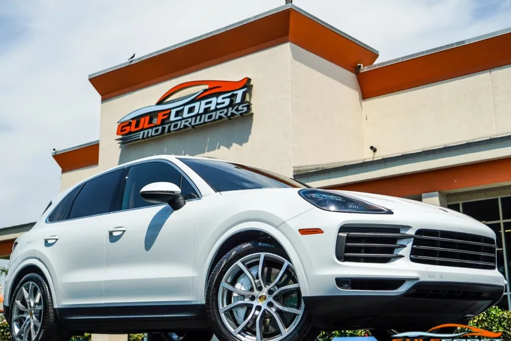 2019 Porsche Cayenne S photo 1