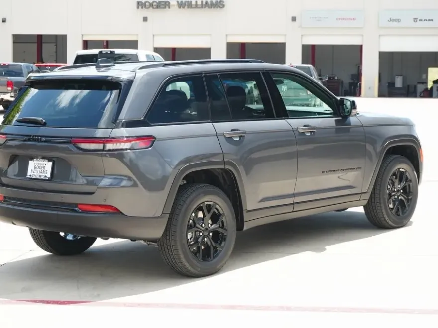 2025 Jeep Grand Cherokee Altitude X photo 1