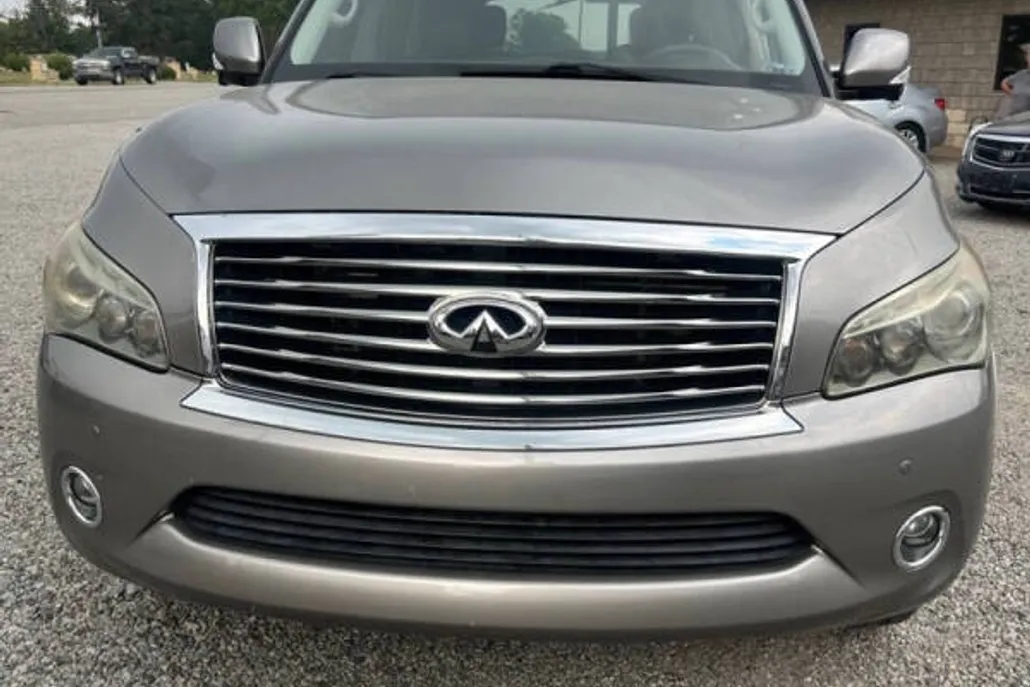 2013 Infiniti QX56 photo 1