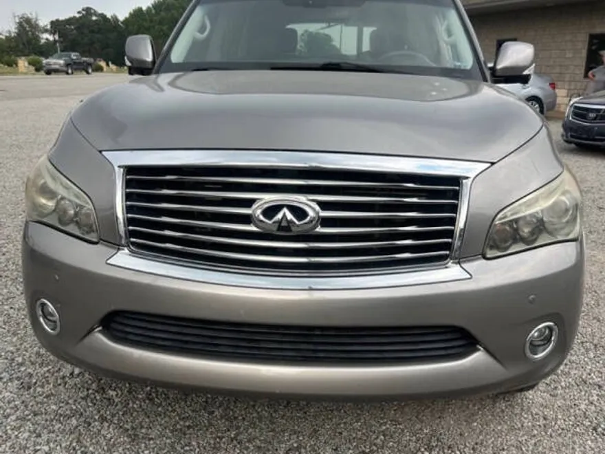 2013 Infiniti QX56 photo 1