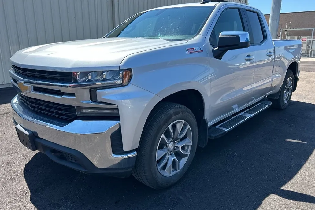 2020 Chevrolet Silverado 1500 LT photo 1