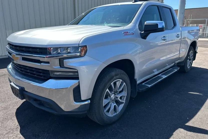 2020 Chevrolet Silverado 1500 LT photo 1